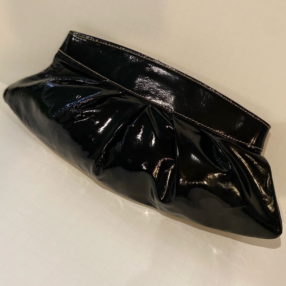Fossil~Soft Black Patent Faux Leather Clutch Purse~Silky Circle Fabric Lining